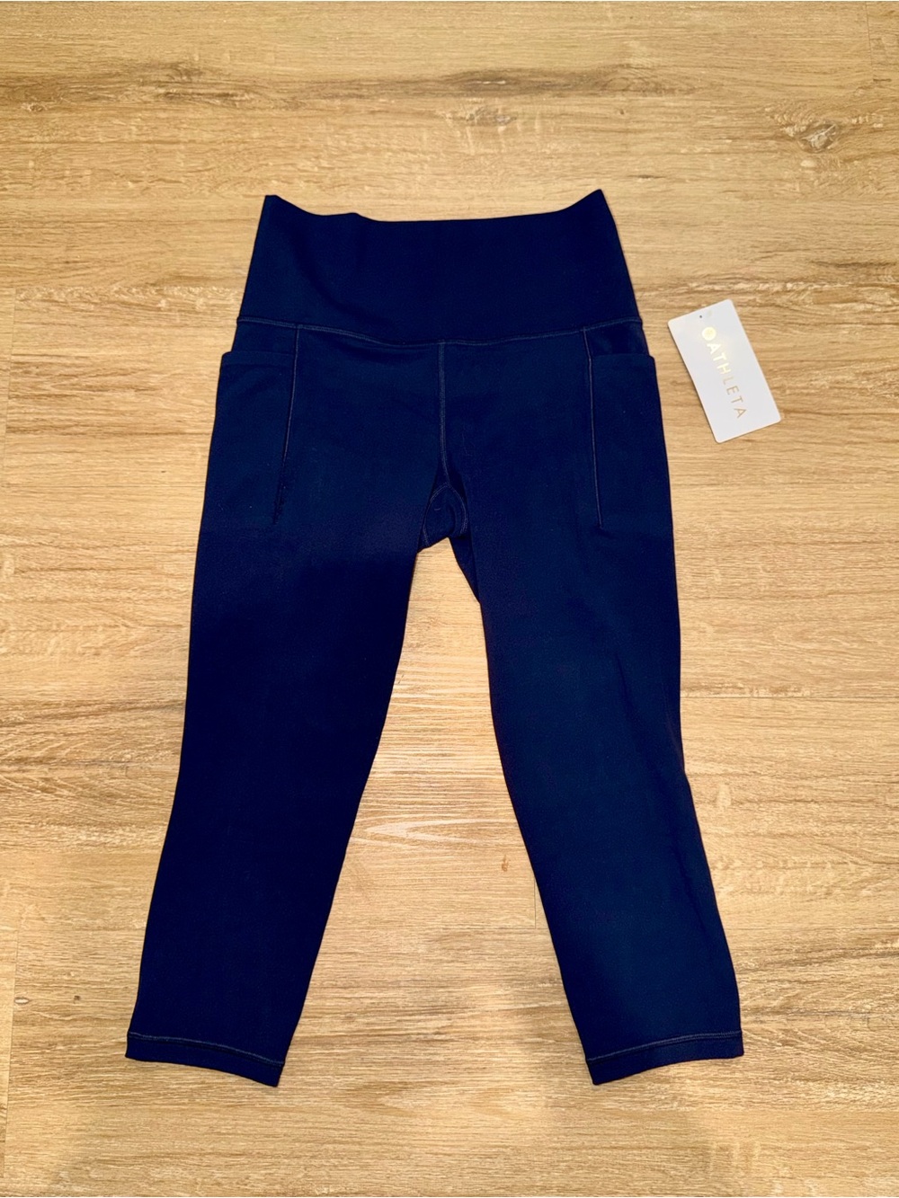 Athleta | Athleta Salutation Stash Capri Leggings